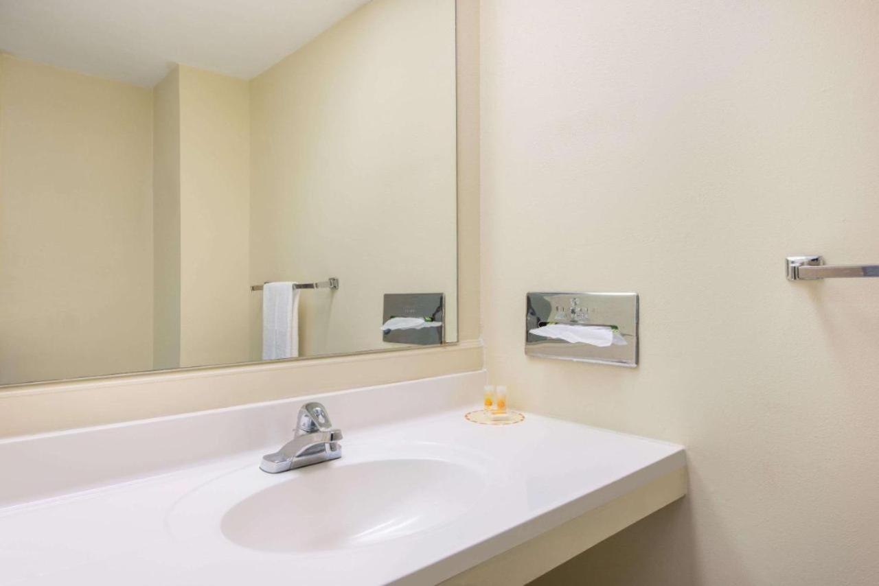 Haven Inn & Suites St Louis Hazelwood - Airport North Экстерьер фото